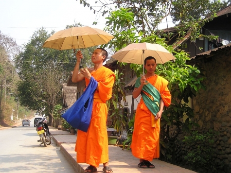 monks-4551280.jpg